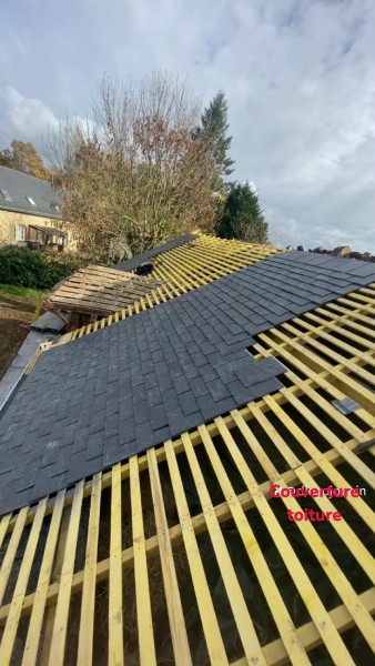 Liteaux sur chantier de toiture